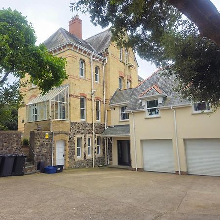 Exquisite 10 Bed Villa Hot Tub And Games Room بارنستابل المظهر الخارجي الصورة