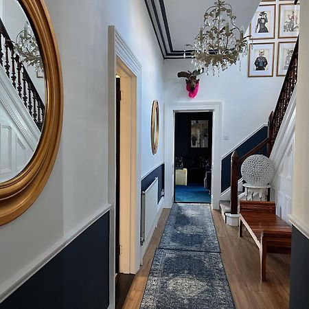Exquisite 10 Bed Villa Hot Tub And Games Room بارنستابل المظهر الخارجي الصورة