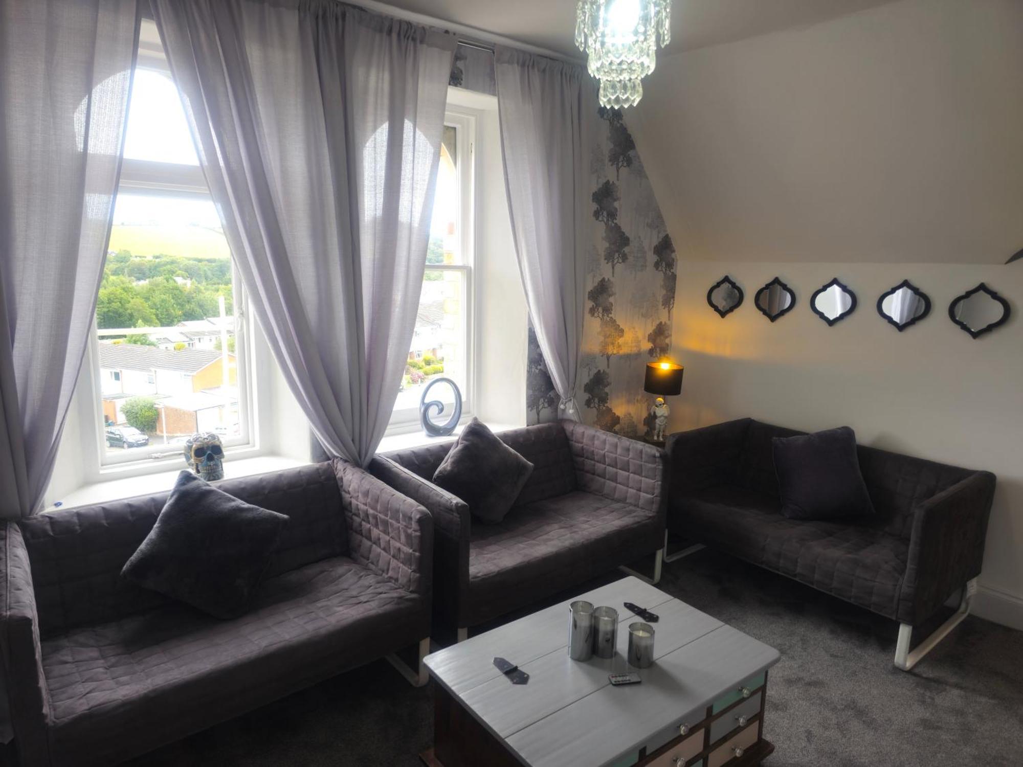 Exquisite 10 Bed Villa Hot Tub And Games Room بارنستابل المظهر الخارجي الصورة