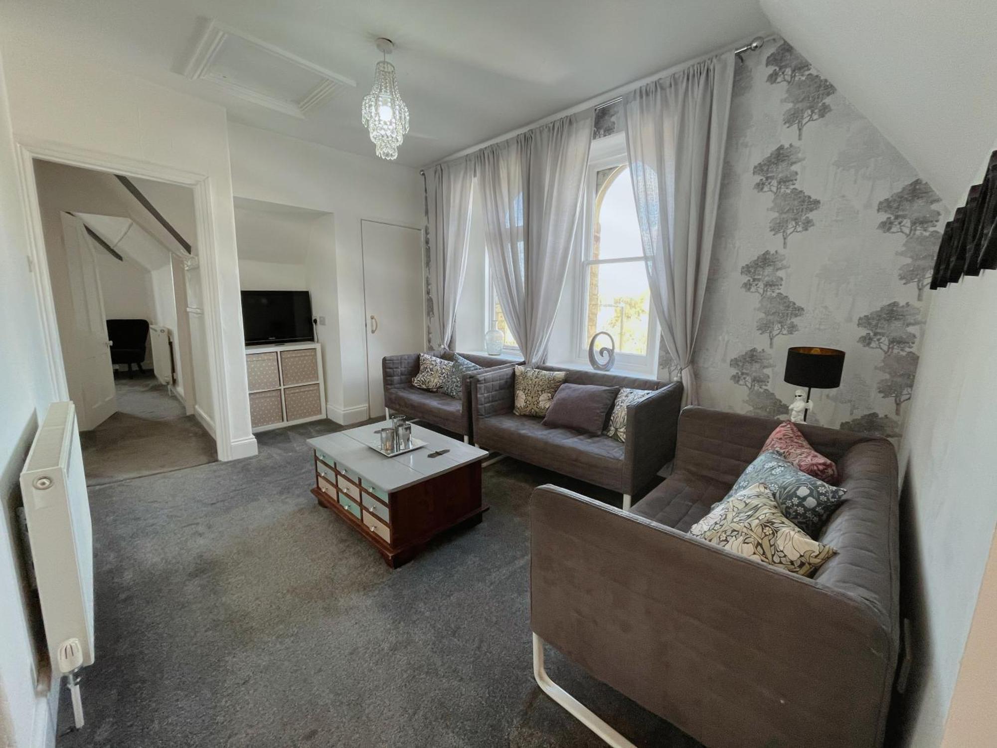 Exquisite 10 Bed Villa Hot Tub And Games Room بارنستابل المظهر الخارجي الصورة