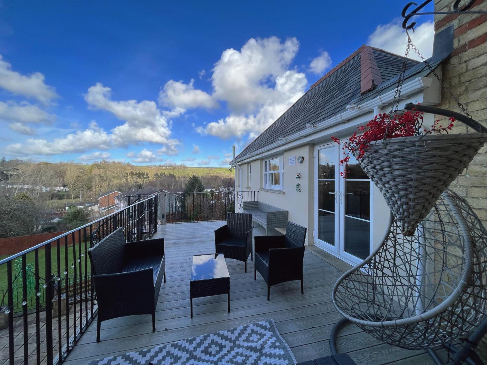 Exquisite 10 Bed Villa Hot Tub And Games Room بارنستابل المظهر الخارجي الصورة